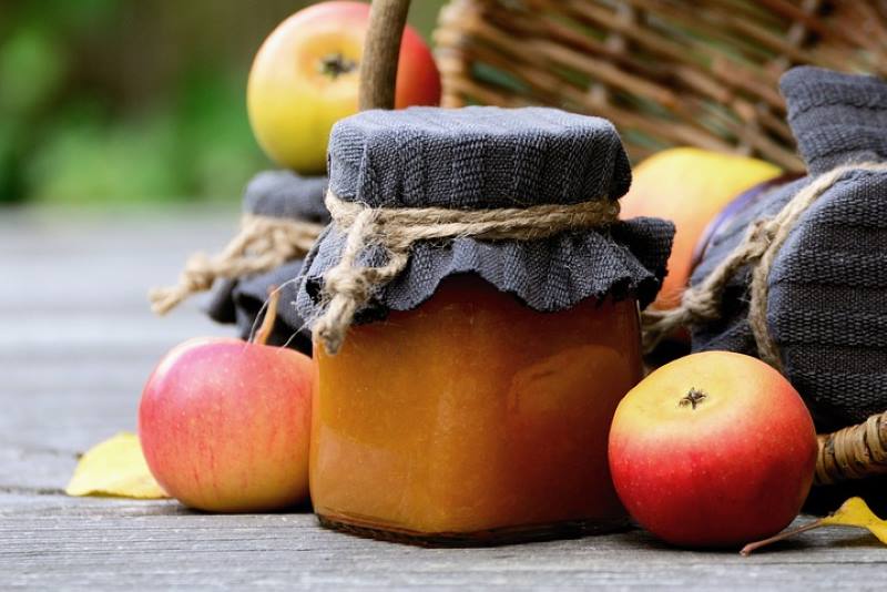 PRIRODAN I ZDRAV: Domaći pekmez od jabuka, bez dodavanja šećera