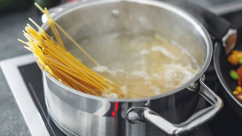 Pet izvrsnih načina kako iskoristiti vodu u kojoj se kuhala tjestenina