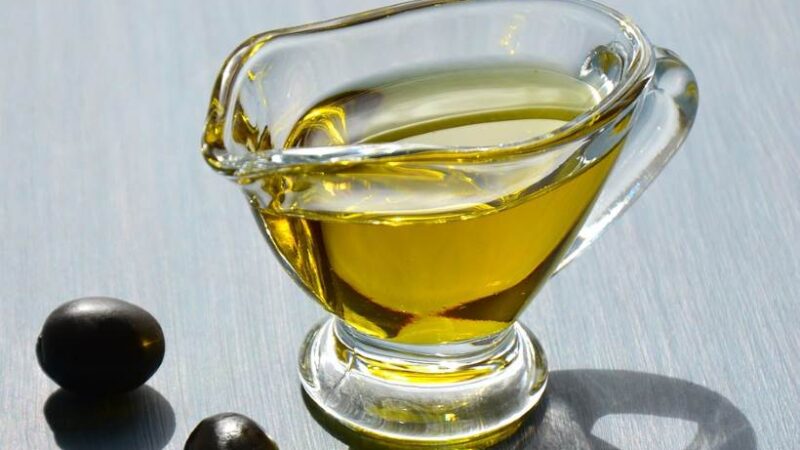 Stalno slušamo da je maslinovo ulje zdravo, znate li što se događa u tijelu kad ga konzumiramo?