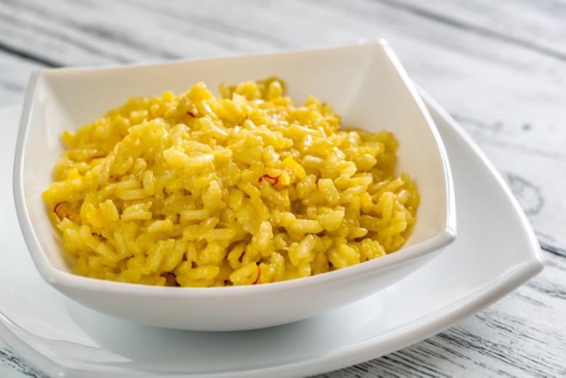Milanski rižoto (risotto alla milanese) – vrhunski užitak u jednostavnom i laganom jelu
