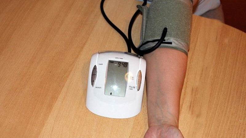 ZDRAVSTVENI PROBLEM KOJI MUČI MNOGE: Snizite povišeni krvni tlak bez lijekova!