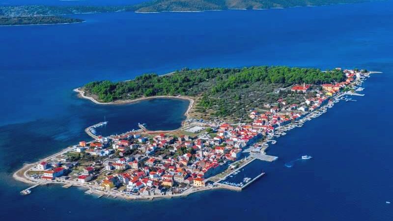 Isplati li se zimi posjetiti najmanji naseljeni otok na Jadranu?